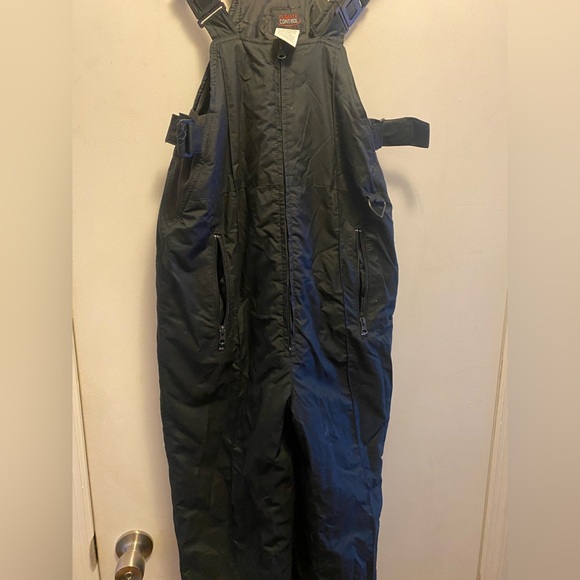 Selling three snow suits great for skiing! Great condition! - Picture 2 of 2